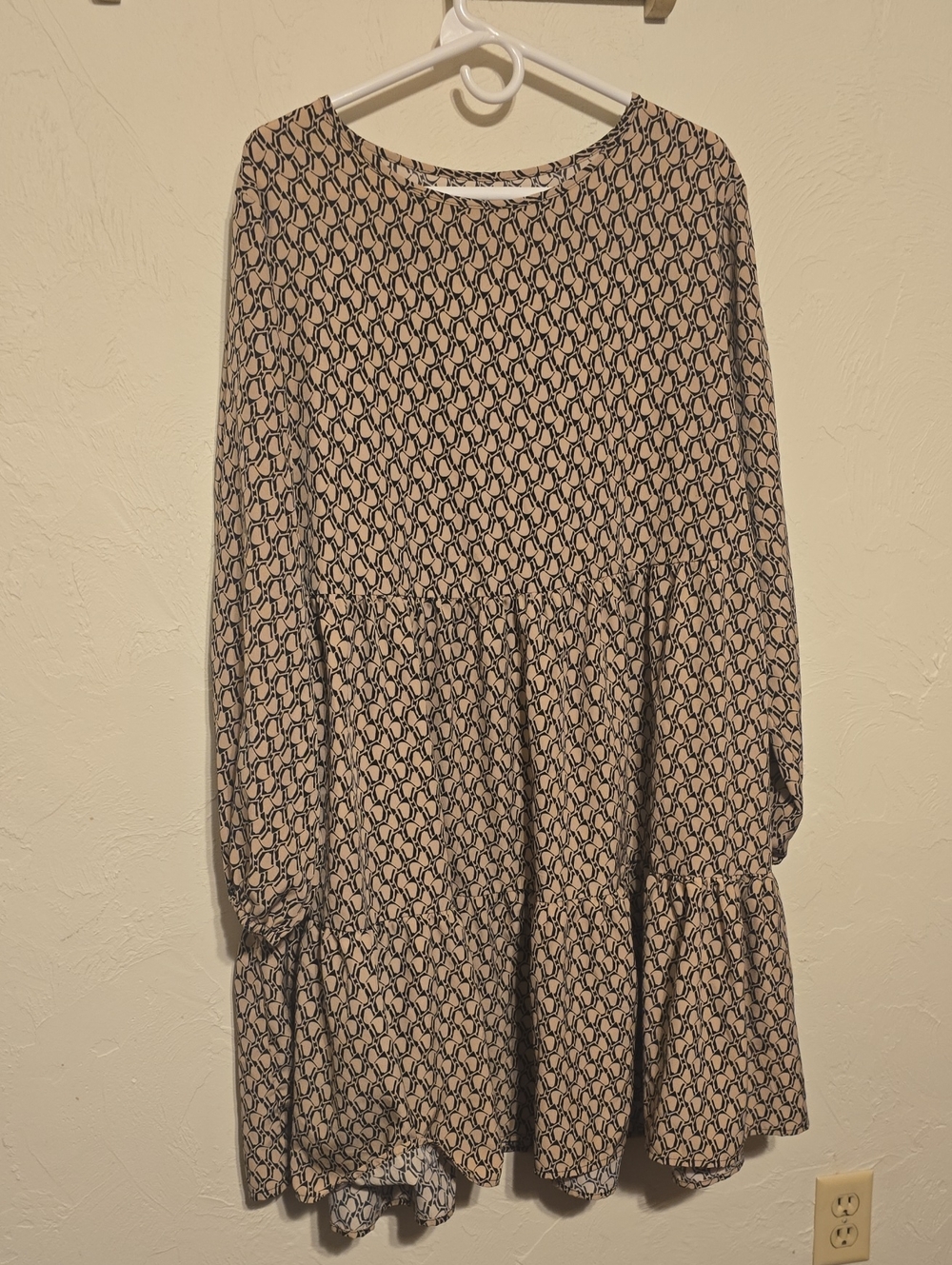 Woven Pattern Long Sleeve Tiered Dress - Beige/Black